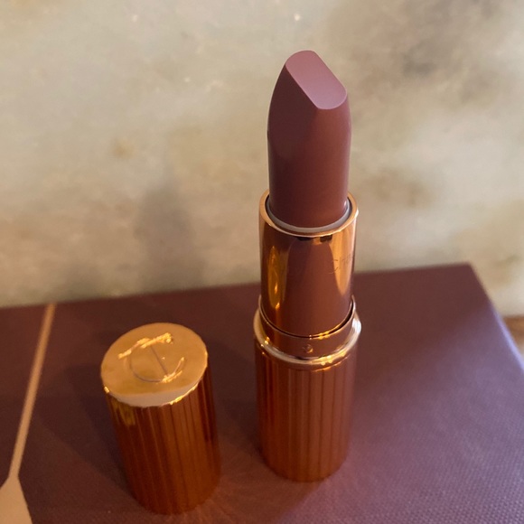 Charlotte Tilbury Matte Revolution- Super Nineties - Picture 3 of 8